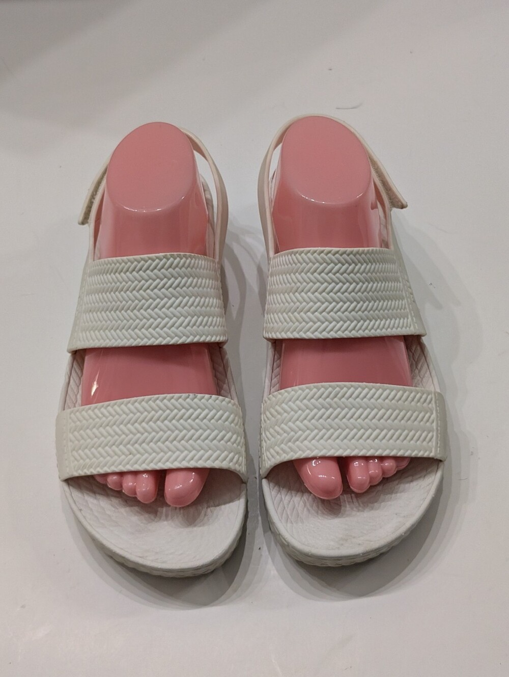 Reef Women's 10 Water Vista Sandals  White Adjustable Strap